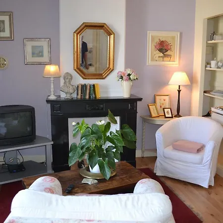 Lie Apartment